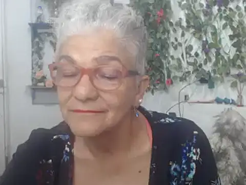 FunnyGrandma online show from 02-08-25, 02:36
