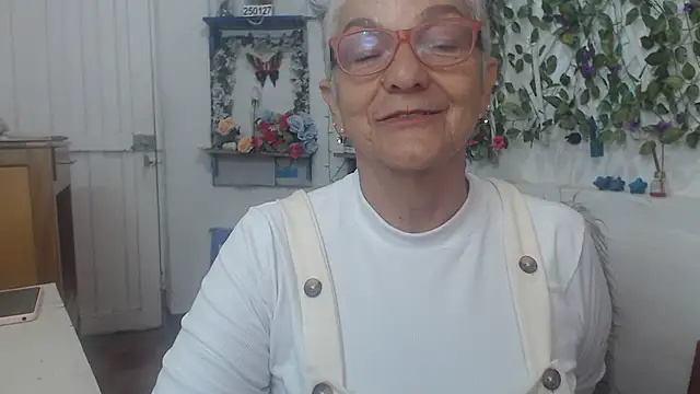FunnyGrandma online show from 02-13-25, 01:29