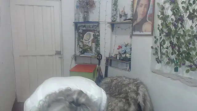 FunnyGrandma online show from 10-18-25, 02:36