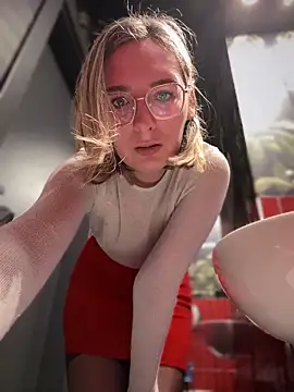 The Snowwhitee online show from 12-20-24, 09:11