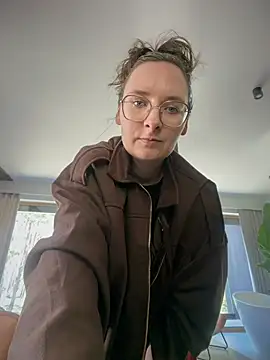 The Snowwhitee online show from 04-27-26, 10:24