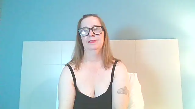 Snapshot of SweetandNaughty1 chatting on 01-01-25, 04:39 SweetandNaughty1 online show from 01-01-25, 04:39