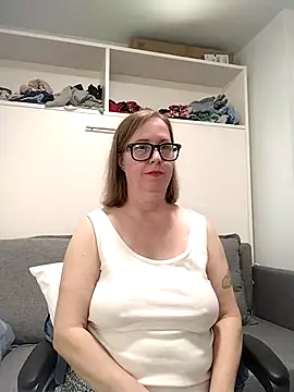 Snapshot of SweetandNaughty1 chatting on 01-07-26, 07:27 SweetandNaughty1 online show from 01-07-26, 07:27