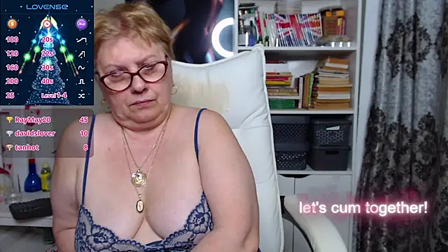 Snapshot of Mella4you chatting on 12-09-24, 04:26 Mella4you online show from 12-09-24, 04:26