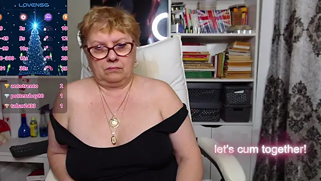 Snapshot of Mella4you chatting on 12-16-24, 10:08 Mella4you online show from 12-16-24, 10:08