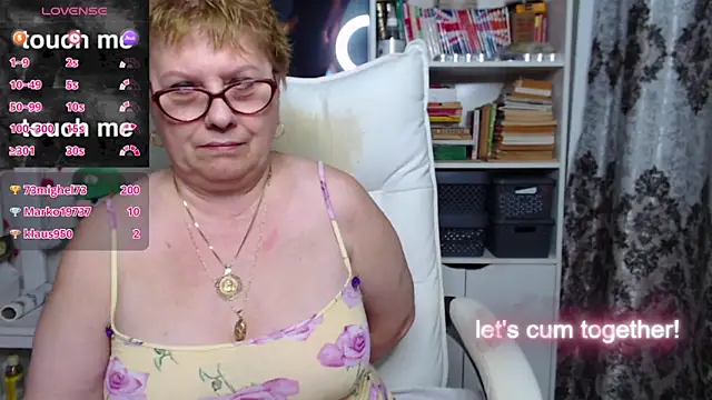 Snapshot of Mella4you chatting on 01-17-25, 05:51 Mella4you online show from 01-17-25, 05:51