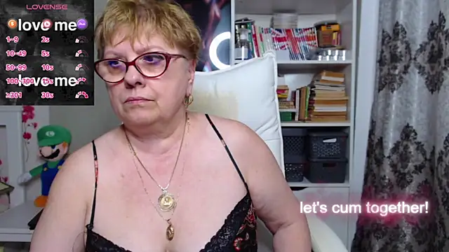 Snapshot of Mella4you chatting on 02-16-25, 11:49 Mella4you online show from 02-16-25, 11:49