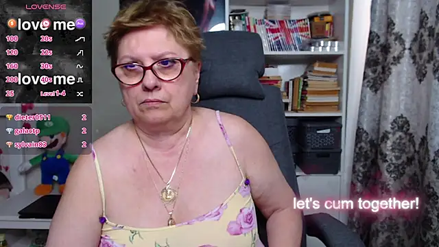 Snapshot of Mella4you chatting on 03-04-25, 01:49 Mella4you online show from 03-04-25, 01:49