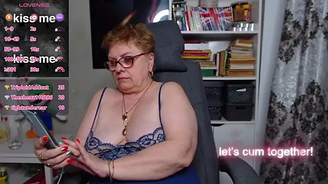 Snapshot of Mella4you chatting on 03-18-25, 05:10 Mella4you online show from 03-18-25, 05:10