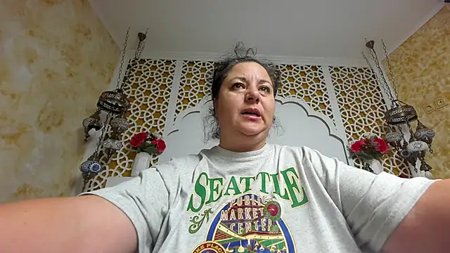 Snapshot of AleshaArabian chatting on 12-05-25, 05:16 AleshaArabian online show from 12-05-25, 05:16