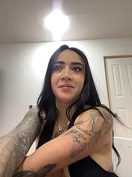 EmmyEvans1 online show from 11-14-25, 07:34