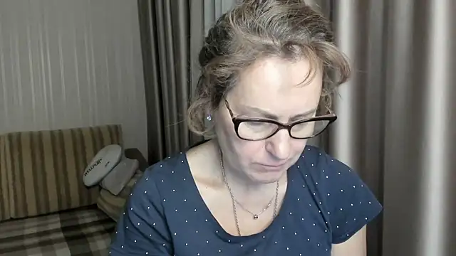 lauraoven online show from 01-16-25, 05:44