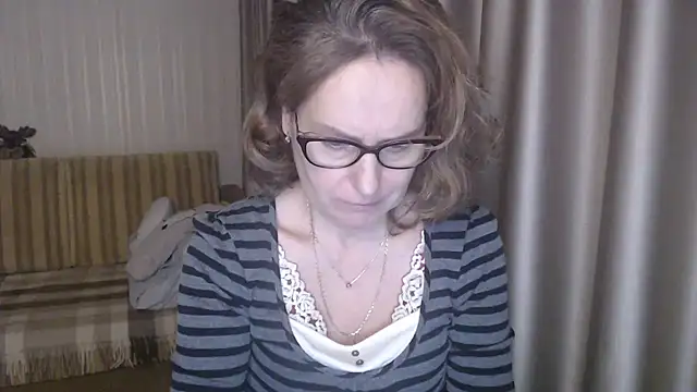 lauraoven online show from 02-13-25, 05:44