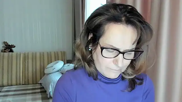 lauraoven online show from 02-22-25, 01:35