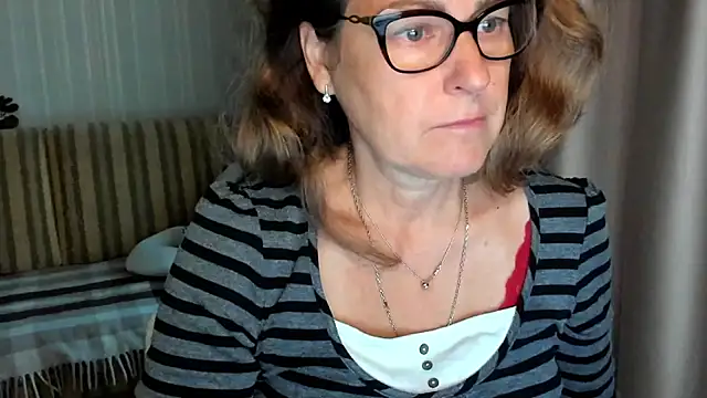 lauraoven online show from 09-29-25, 08:52