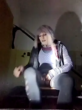 dwtmelina1979 online show from 12-22-25, 02:30