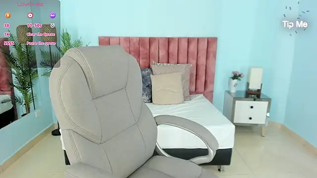 Snapshot of tati_saldarriaga chatting on 11-28-25, 12:08 tati saldarriaga online show from 11-28-25, 12:08