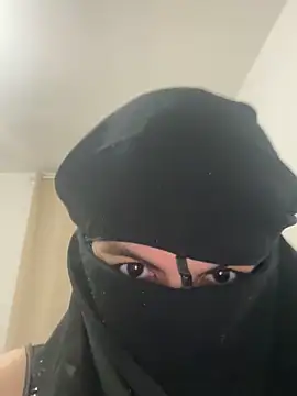 Snapshot of Marocainegroscul chatting on 11-24-25, 03:45 Marocainegroscul online show from 11-24-25, 03:45