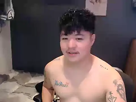 Snapshot of ASIANken911 chatting on 12-04-25, 11:24 ASIANken911 online show from 12-04-25, 11:24