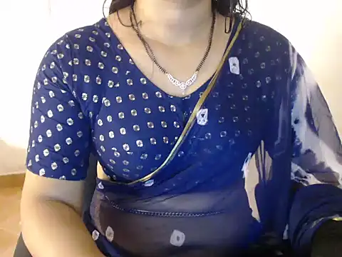 Snapshot of Open_Heart_Lennon chatting on 11-18-25, 04:39 Open Heart Lennon online show from 11-18-25, 04:39