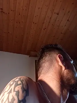 Snapshot of Kw8585kw chatting on 09-20-25, 03:51 Kw8585kw online show from 09-20-25, 03:51