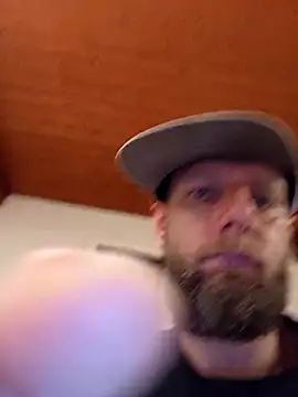 Snapshot of Kw8585kw chatting on 12-14-25, 11:09 Kw8585kw online show from 12-14-25, 11:09