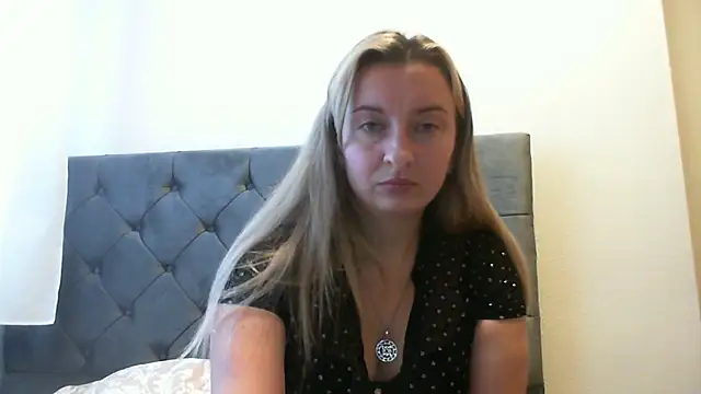 SusanCurt online show from 12-17-25, 12:11