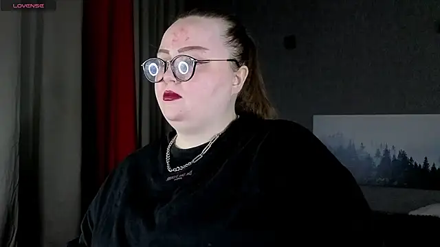 Snapshot of EMMA__CONNOR chatting on 11-21-25, 10:41 EMMA CONNOR online show from 11-21-25, 10:41