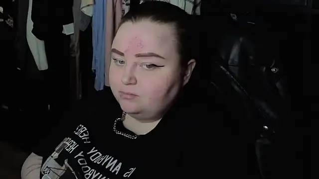 Snapshot of EMMA__CONNOR chatting on 11-28-25, 09:06 EMMA CONNOR online show from 11-28-25, 09:06