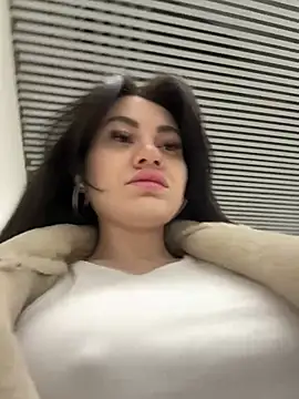 Wet  Bunny online show from 03-17-25, 09:44