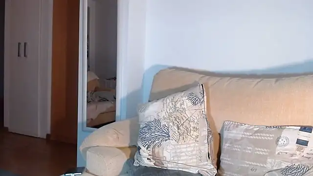 Snapshot of camil_sexx1 chatting on 09-29-25, 09:14 camil sexx1 online show from 09-29-25, 09:14