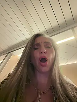 Snapshot of Alimela chatting on 07-11-26, 11:28 Alimela online show from 07-11-26, 11:28