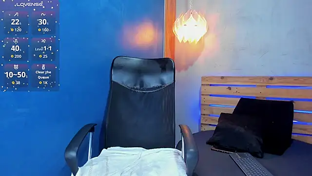 Snapshot of niky_doll_ chatting on 10-13-25, 01:22 niky doll online show from 10-13-25, 01:22