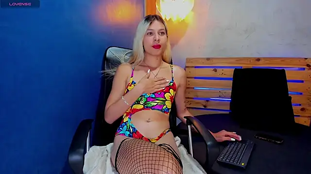 niky doll  online show from 10-27-25, 01:48