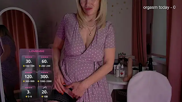 JuliaVilnet online show from 02-15-25, 05:19