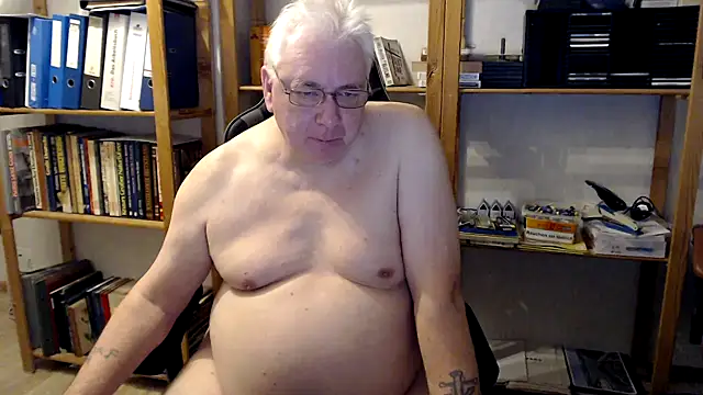SchwanzhureXXL online show from 09-23-25, 04:15