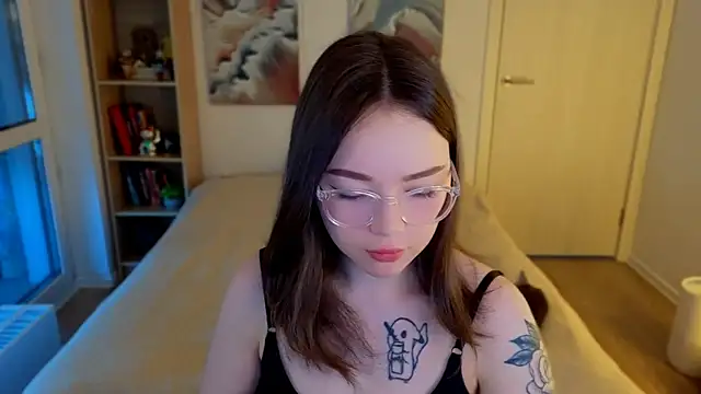 Snapshot of MilenaSaint chatting on 05-11-26, 03:45 MilenaSaint online show from 05-11-26, 03:45
