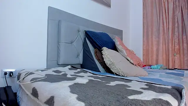 Snapshot of Idaly_Johnson chatting on 09-20-25, 03:29 Idaly Johnson online show from 09-20-25, 03:29