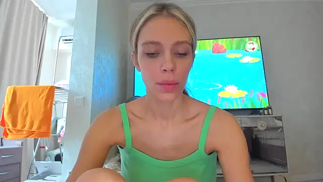Snapshot of Iris_cherry chatting on 12-08-24, 06:01 Iris cherry online show from 12-08-24, 06:01