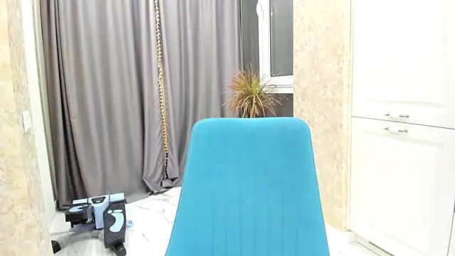 Snapshot of Iris_cherry chatting on 12-14-24, 08:18 Iris cherry online show from 12-14-24, 08:18