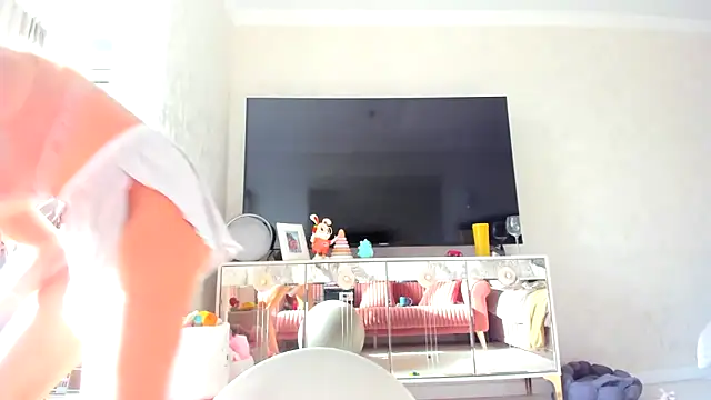Snapshot of Iris_cherry chatting on 02-03-25, 10:47 Iris cherry online show from 02-03-25, 10:47