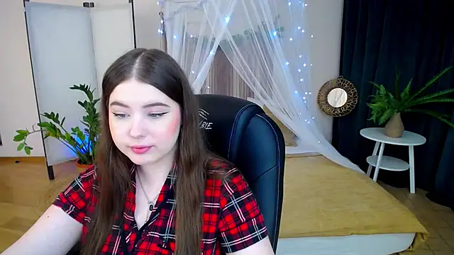 NicoleFoxery online show from 01-31-25, 06:14