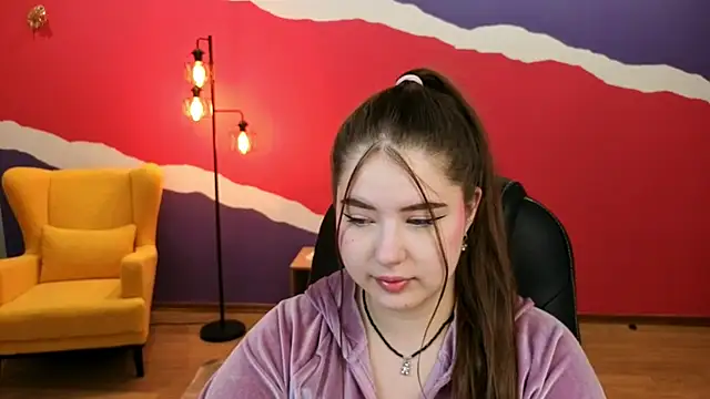 NicoleFoxery online show from 09-18-25, 03:19