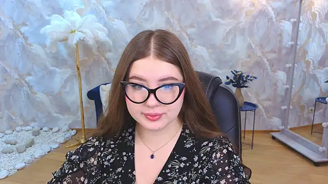 NicoleFoxery online show from 11-14-25, 06:17