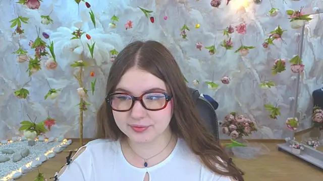 NicoleFoxery online show from 04-12-26, 07:30