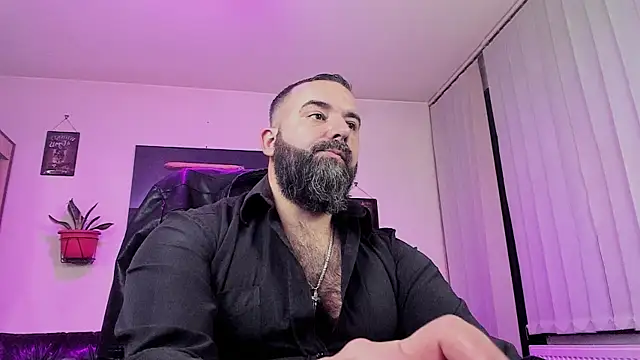 Snapshot of ChristophJules chatting on 12-18-24, 11:40 ChristophJules online show from 12-18-24, 11:40