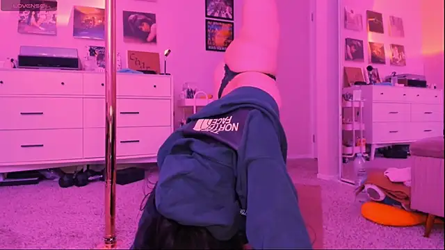 Evie-Luna online show from 02-10-25, 05:25