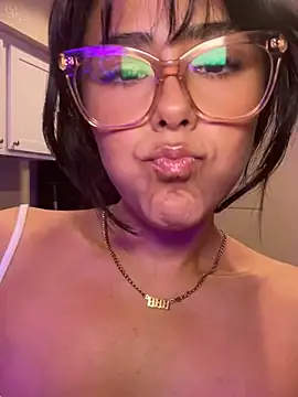 Evie-Luna online show from 02-25-25, 05:30