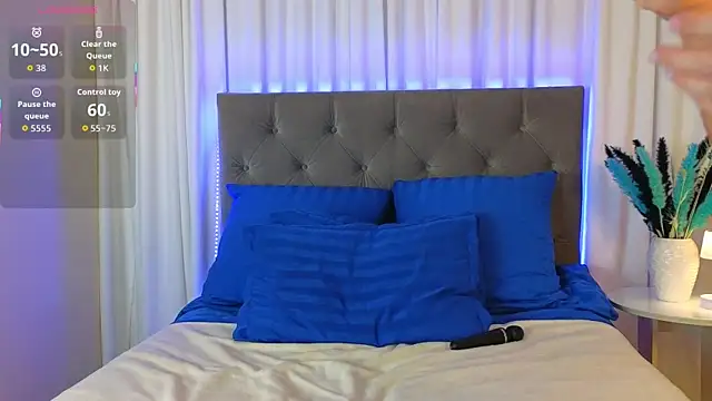 Ariana Petite online show from 12-02-25, 12:27