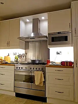 Snapshot of theSecretBallerino chatting on 12-27-24, 07:18 theSecretBallerino online show from 12-27-24, 07:18